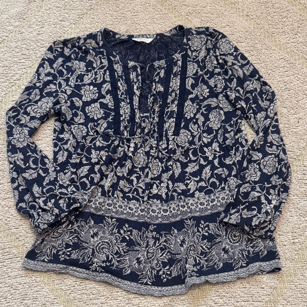 Lucky Brand Lightweight and relaxed Navy Floral Boho Blouse – Size Small